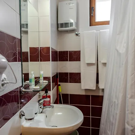 2r - туер Apartment